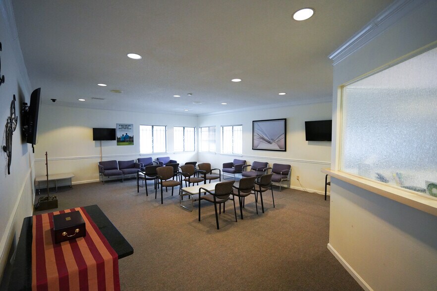 More Photos Of 2950 Stone Hogan Connector Rd SW, Atlanta Medical For Sale