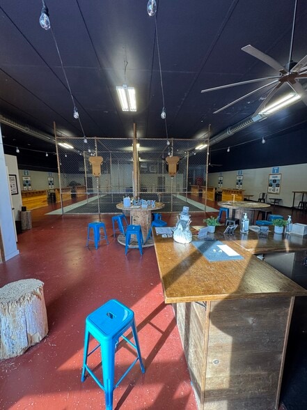 More Photos Of 21 N Plains Industrial Rd, Wallingford Manufacturing For Lease