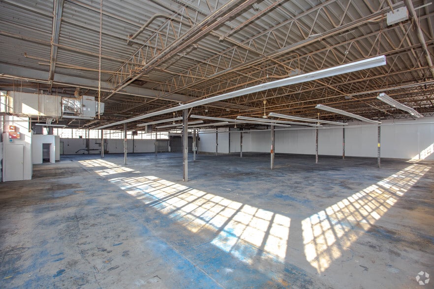 More Photos Of 170 Allen Blvd, Farmingdale Warehouse For Lease