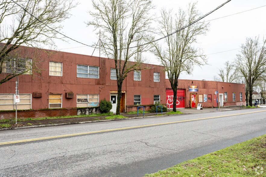 More Photos Of 5040 SE Milwaukie Ave, Portland Light Manufacturing For Lease