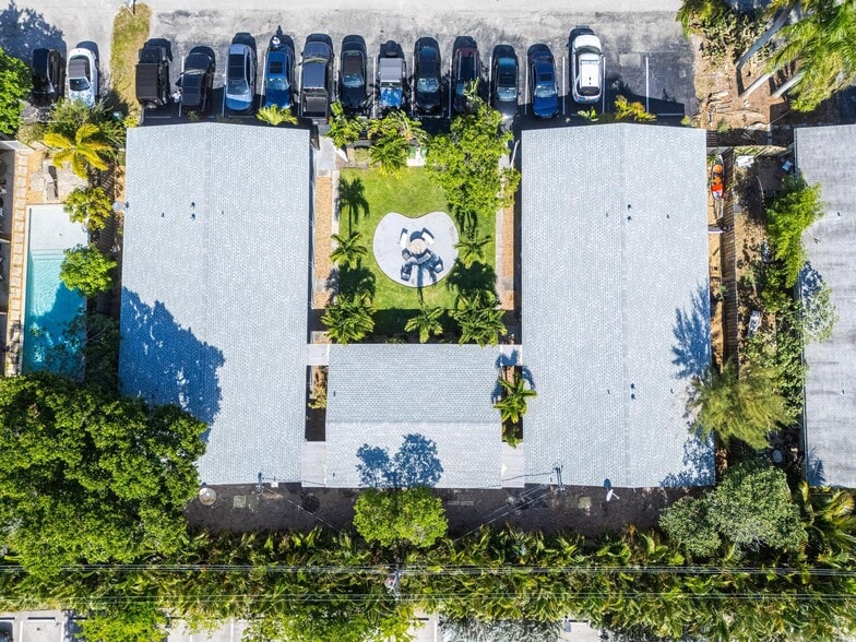 More Photos Of 2201 NE 14th Ave, Wilton Manors Apartments For Sale