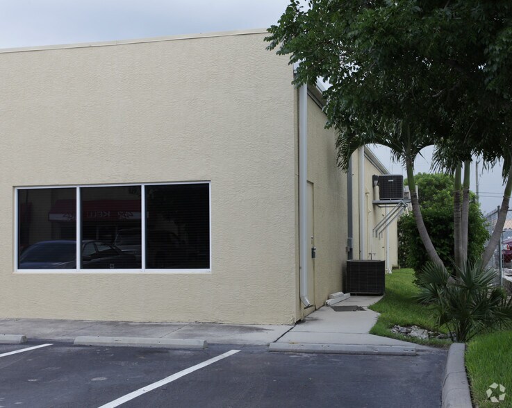 More Photos Of 5401 Taylor Rd, Naples Office For Lease