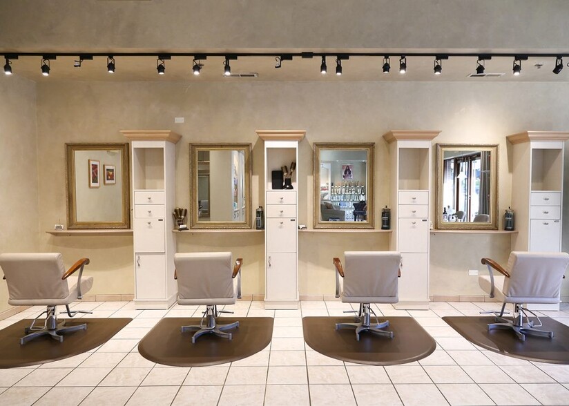 More Photos Of 222-230 W Front St, Wheaton Storefront For Lease