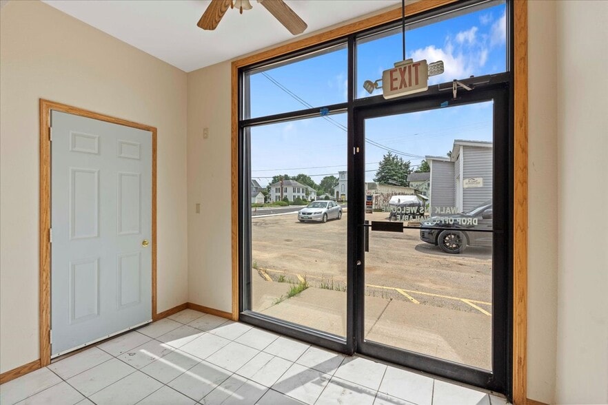 More Photos Of 200 & 204 W Main St, Waunakee Storefront Retail Residential For Sale