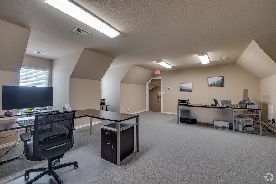 More Photos Of 8813 N 145th East Ave, Owasso Office Residential For Sale