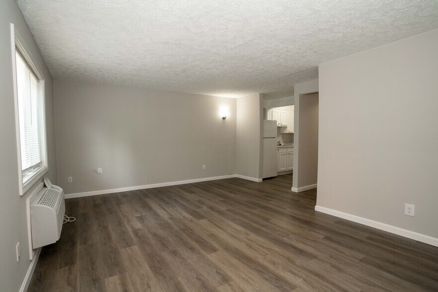 More Photos Of 412 Woodcreek Dr, Radcliff Apartments For Sale