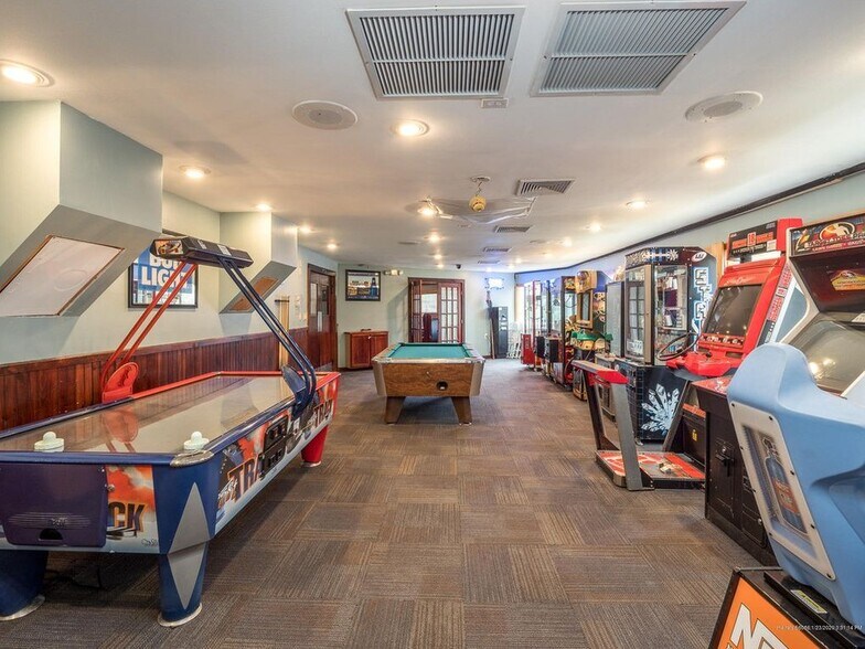 More Photos Of 656 N High St, Bridgton Hotel For Sale