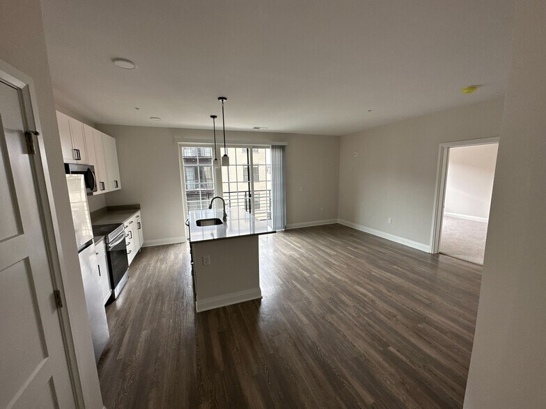 More Photos Of 140 E Monument Ave, Dayton Apartments For Lease