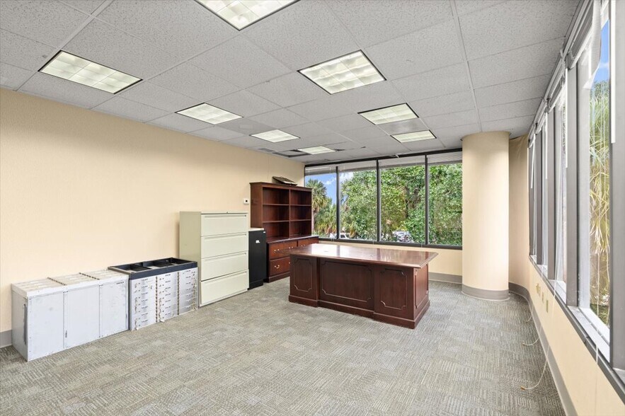 More Photos Of 128 E Granada Blvd, Ormond Beach Medical For Sale