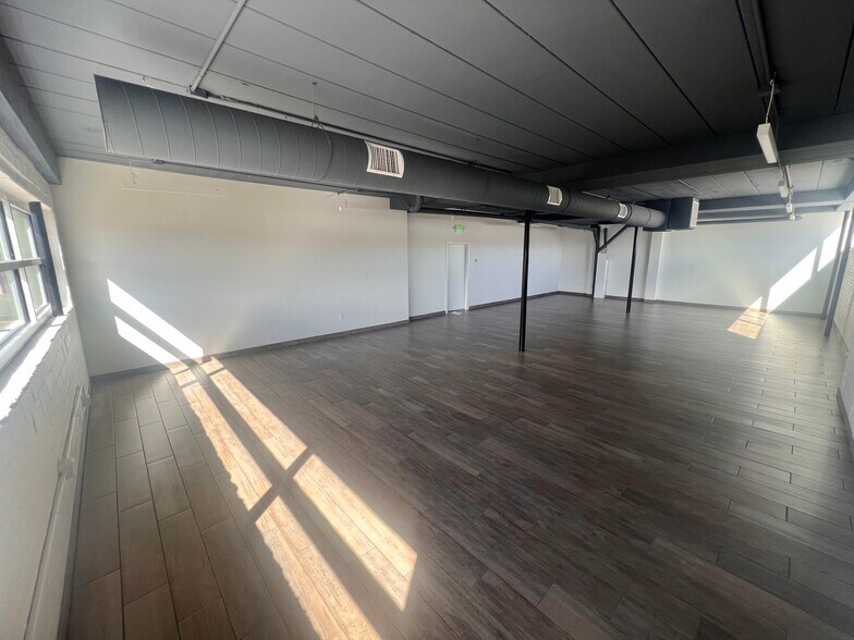 More Photos Of 302 W Defee Ave, Baytown Specialty For Sale