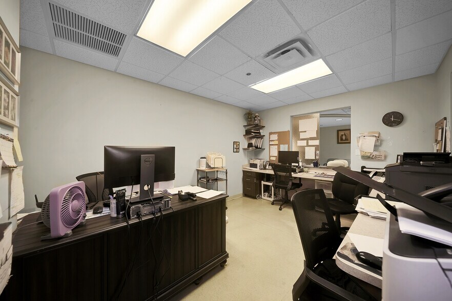 More Photos Of 350 N Pine Island Rd, Plantation Medical For Lease