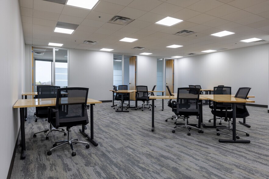 More Photos Of 8400 E crescent Pky, Greenwood Village Office For Lease