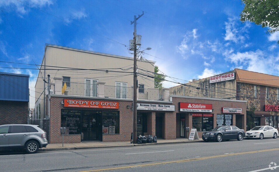 Primary Photo Of 25-27 E Merrick Rd, Valley Stream Office For Lease