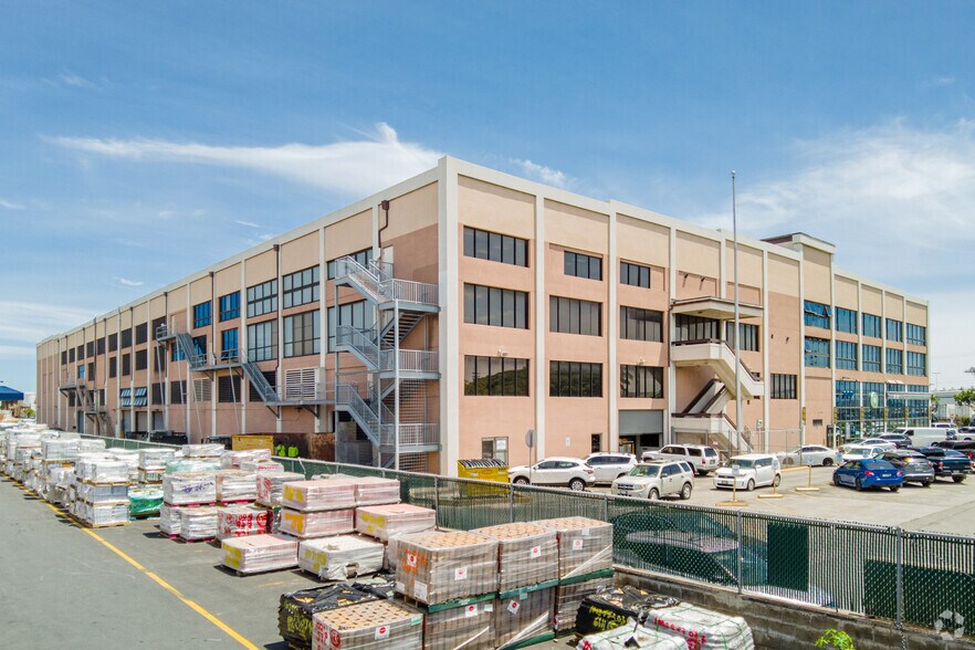 More Photos Of 800-900 N Nimitz Hwy, Honolulu Warehouse For Lease
