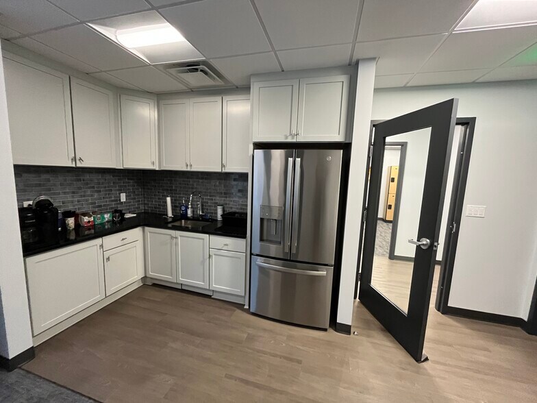 More Photos Of 1501 Maple Ave, Richmond Medical For Lease