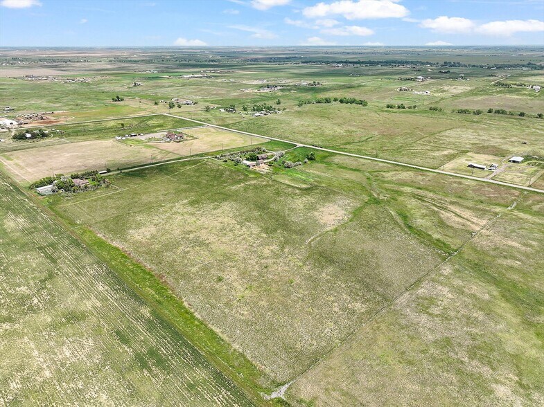 More Photos Of 1335 S Kio St, Watkins Veterinarian Kennel For Sale