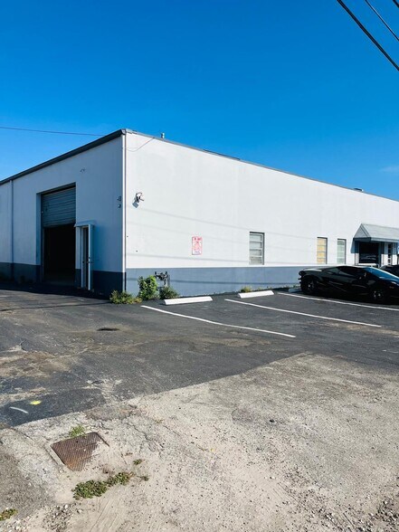 More Photos Of 810 NW 1st Ave, Boca Raton Warehouse For Lease