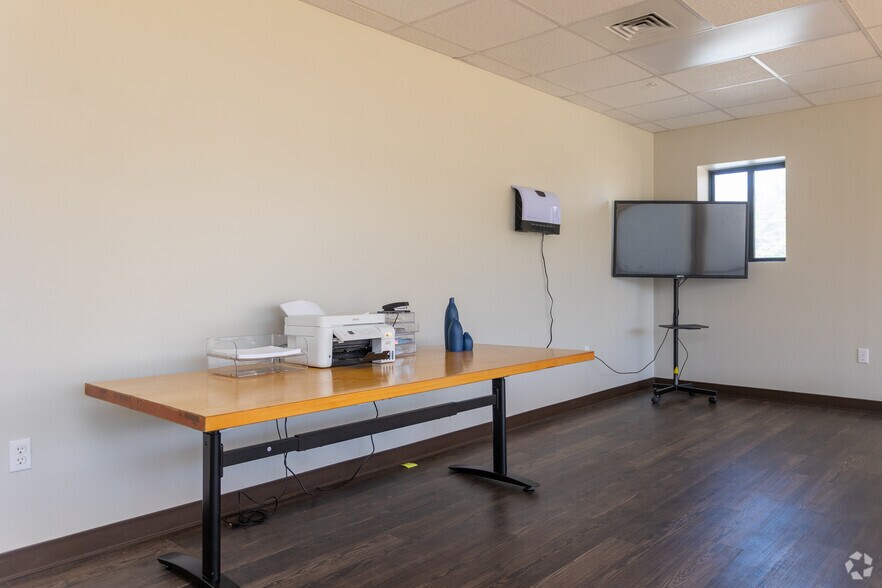 More Photos Of 414 N Meriah St, Landis Warehouse For Lease