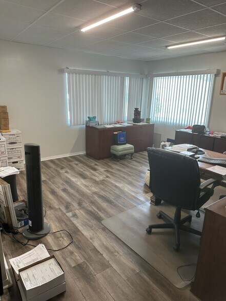 More Photos Of 901 S Woodrow Wilson St, Plant City Office For Sale