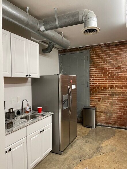 More Photos Of 2112 Morris Ave, Birmingham Office For Lease