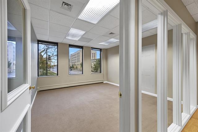 More Photos Of 414 E Walnut St, Green Bay Office For Sale