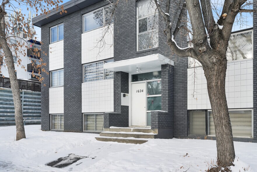 More Photos Of 1624 26 Av SW, Calgary Apartments For Sale
