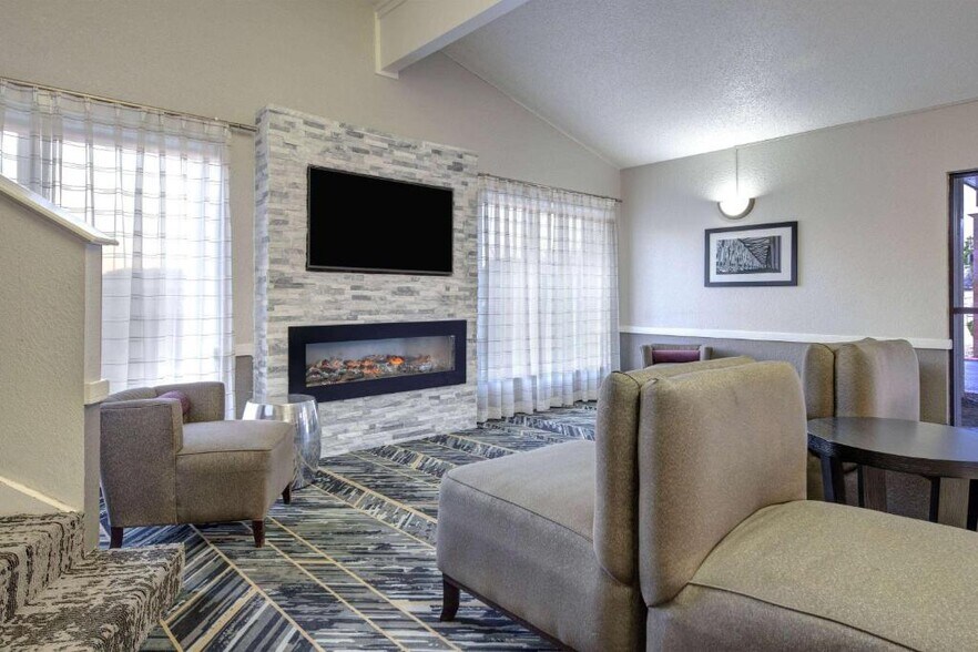 More Photos Of 2303 Junction City Rd, El Dorado Hotel For Sale