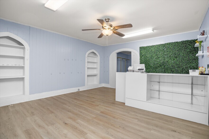 More Photos Of 1009 E Denman Ave, Lufkin General Retail For Sale