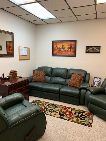 More Photos Of 4215 Edgewater Dr, Orlando Office For Lease