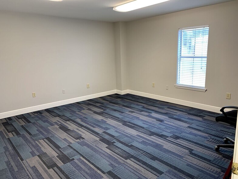 More Photos Of 2717 Ruby, Gonzales Service For Lease