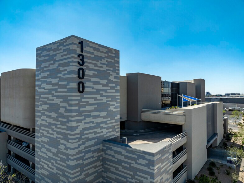 More Photos Of 1300 N 12th St, Phoenix Medical For Lease