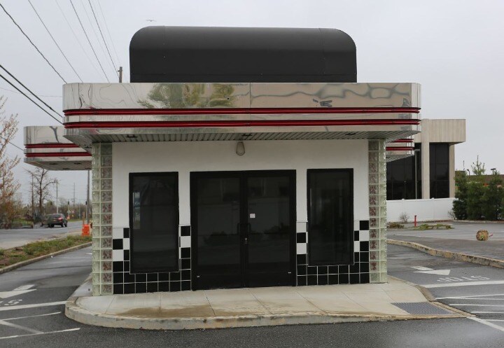More Photos Of 5070 Sunrise Hwy, Massapequa Fast Food For Lease