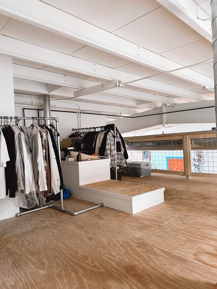 More Photos Of 1520 Center St, Houston Warehouse For Lease