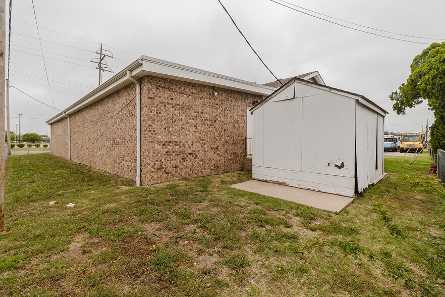 More Photos Of 1319 E 17th Ave, Hutchinson Religious Facility For Sale
