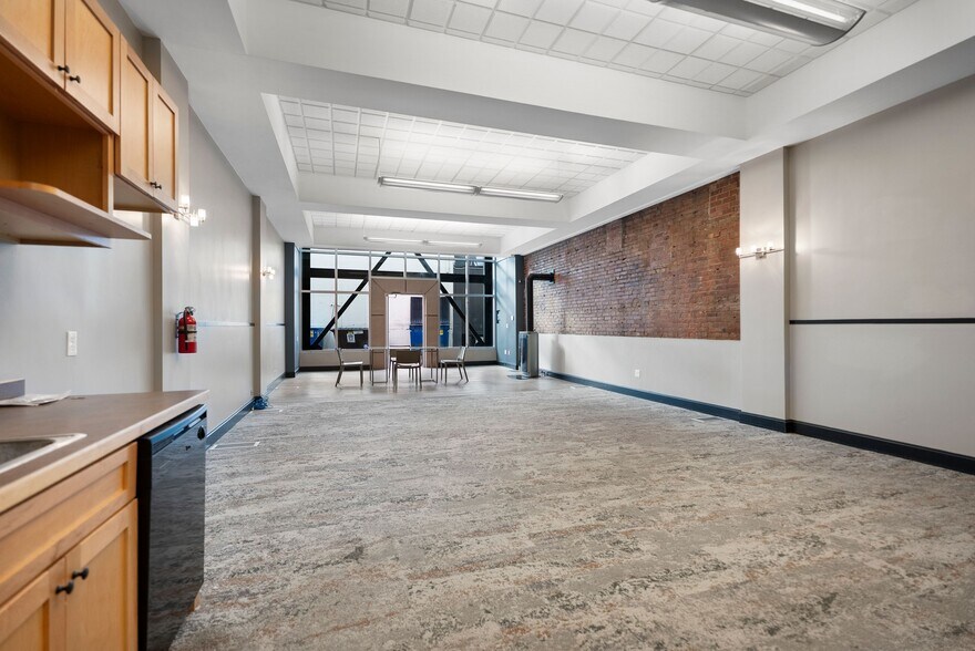 More Photos Of 125 1/2 W Main St, Missoula Office Residential For Sale