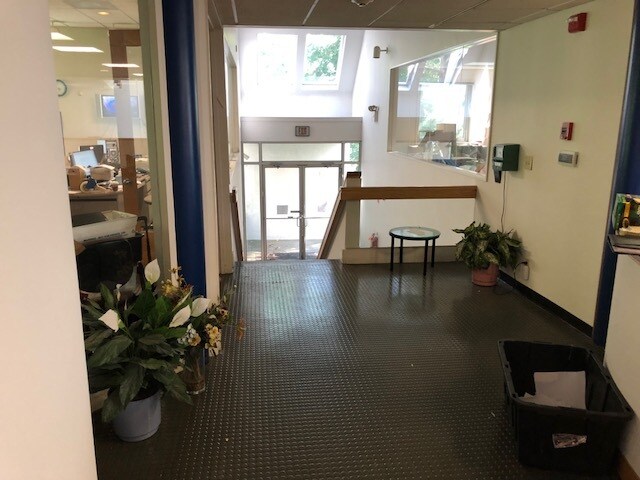 More Photos Of 140 Old Saw Mill River Rd, Hawthorne Research And Development For Sale