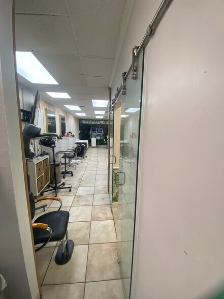 More Photos Of 6890 W Flagler St, Miami Storefront Retail Office For Lease