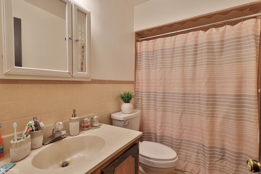 More Photos Of 34 N 21st St, Easton Apartments For Sale