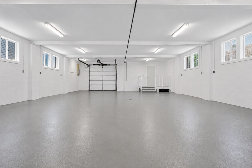 More Photos Of 1824 W 8th St, Beaver Falls Warehouse For Lease