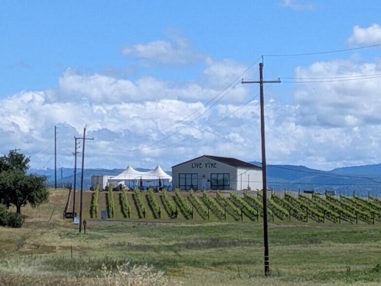 More Photos Of 743 Luds Way, Oroville Winery Vineyard For Sale