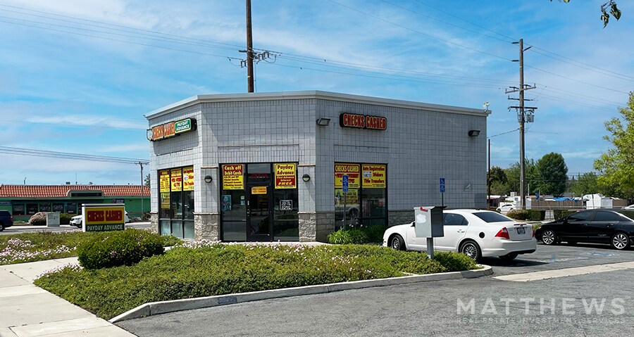 More Photos Of 25716 Base Line St, San Bernardino Freestanding For Lease