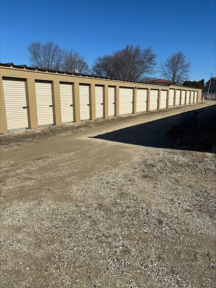 More Photos Of 676 Anita Ave, Antioch Self Storage For Lease