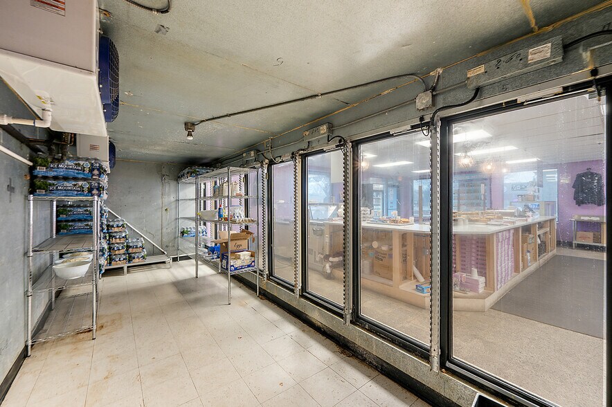 More Photos Of 25600 Harper Ave, Saint Clair Shores Freestanding For Sale