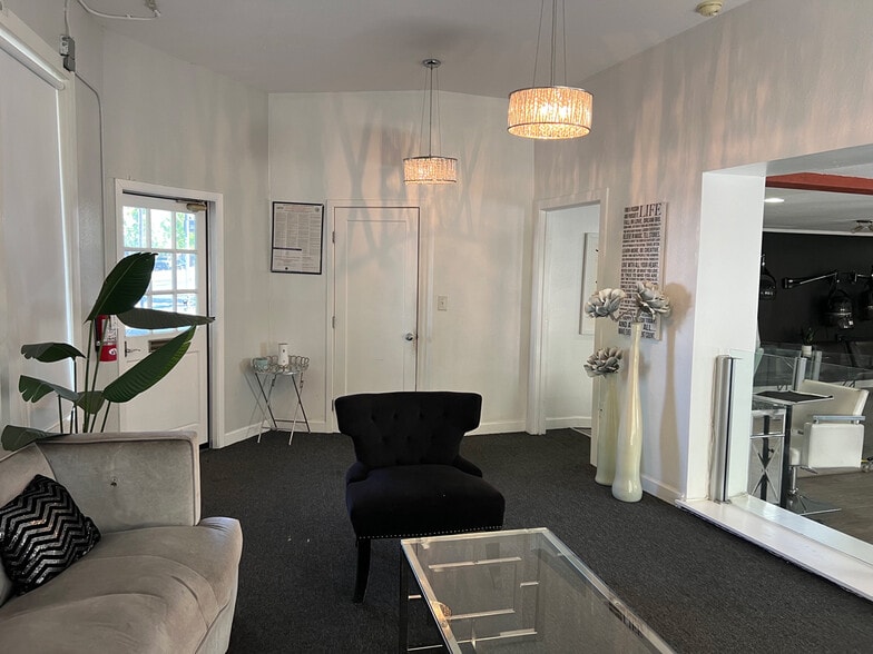 More Photos Of 6536 Telegraph Ave, Oakland Office For Lease