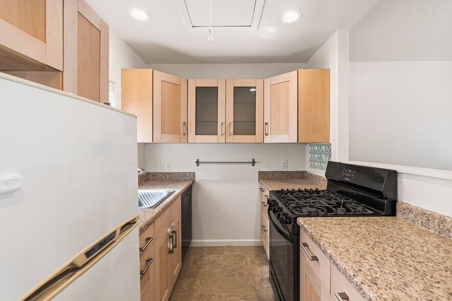 More Photos Of 215 Lolita St, Encinitas Apartments For Sale