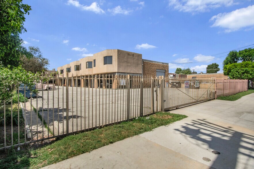 More Photos Of 6915-6921 Woodley Ave, Van Nuys Warehouse For Sale