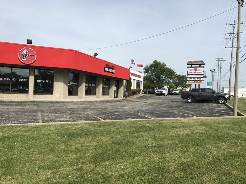 More Photos Of 2200 N Rand Rd, Palatine Freestanding For Sale