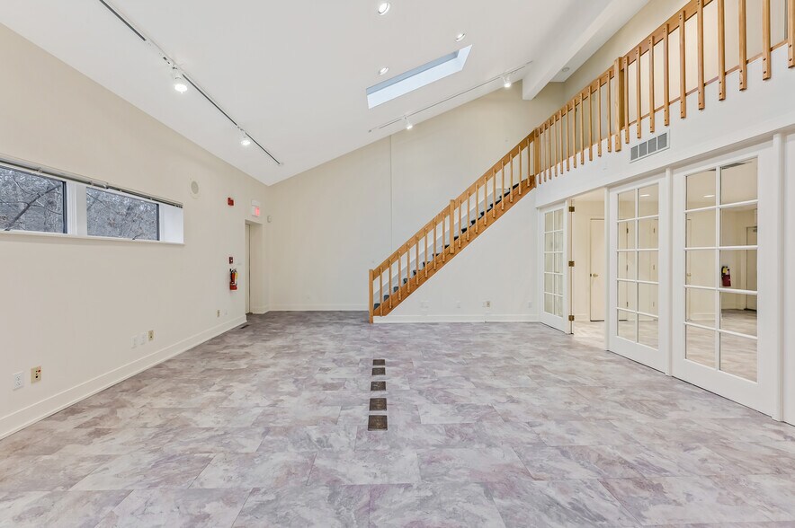 More Photos Of 16 Goodfriend Dr, East Hampton Office Residential For Sale