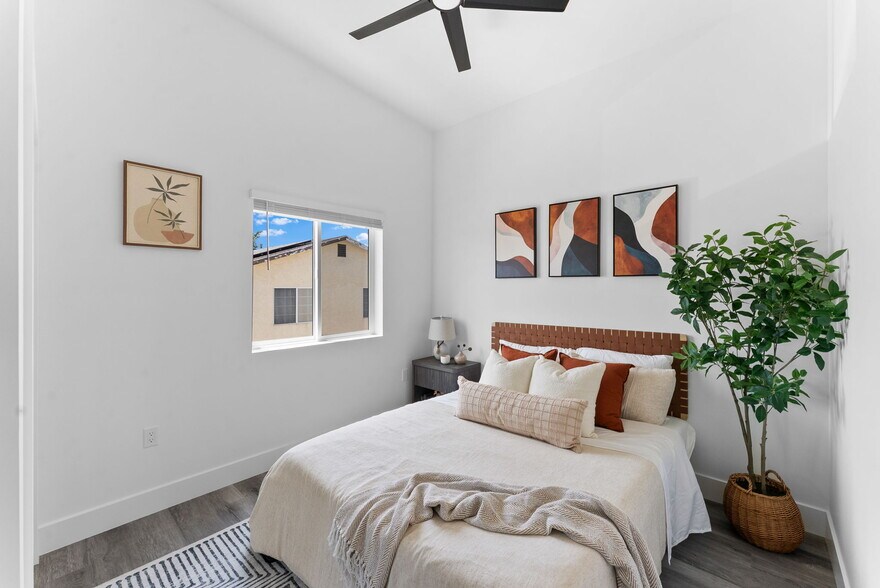 More Photos Of 2722 Nye St, San Diego Apartments For Sale