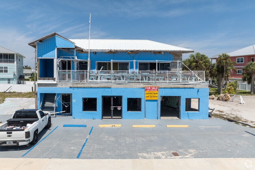 More Photos Of 1901 Estero Blvd, Fort Myers Restaurant For Sale